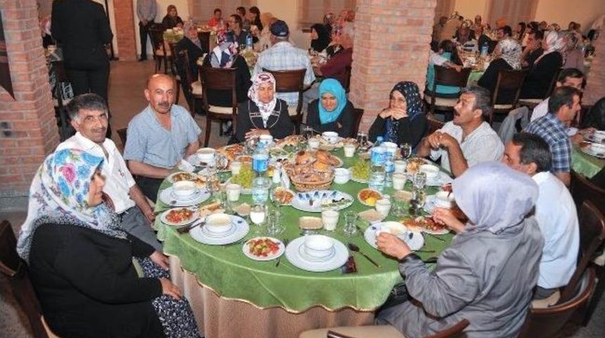 S&uuml;leyman Soylu Altındağlılarla Birlikte İftar Yaptı