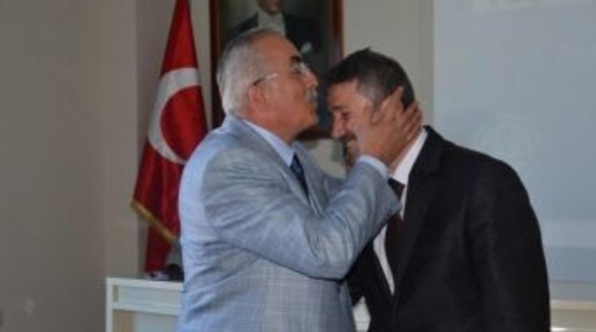 Vali, M&uuml;d&uuml;r&uuml; Alnından &Ouml;pt&uuml;