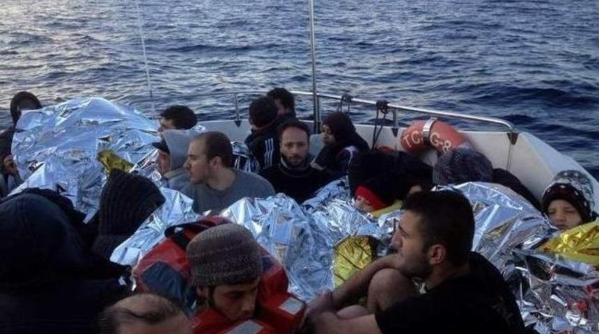 Ege Denizi&rsquo;nde 29 G&ouml;&ccedil;men Kurtarıldı