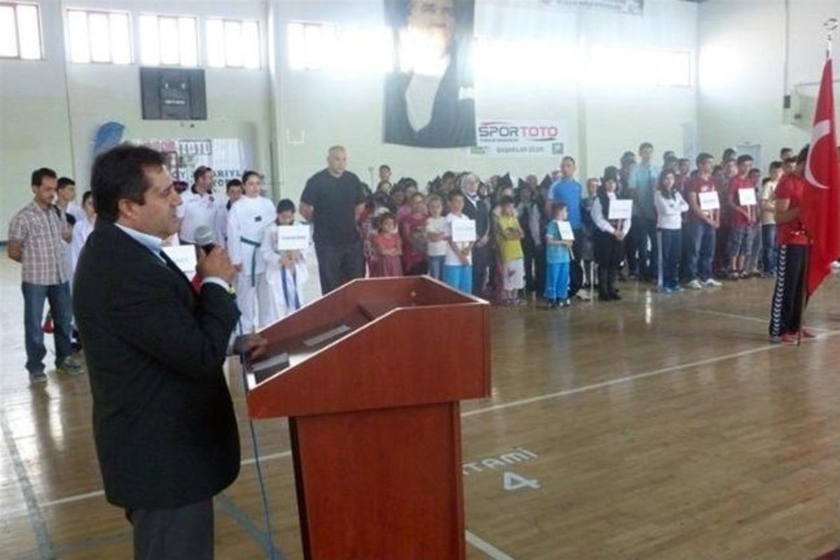 G&uuml;m&uuml;şhane&rsquo;de Yaz Spor Okulları A&ccedil;ıldı