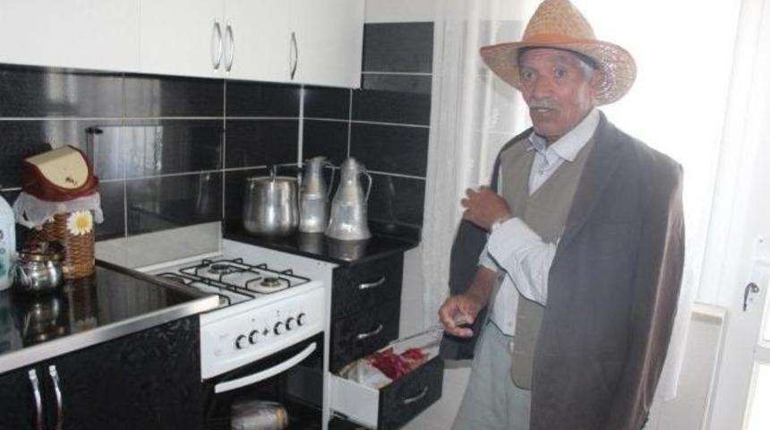 Mahallede Ka&ccedil;ak Elektrik Korkusu