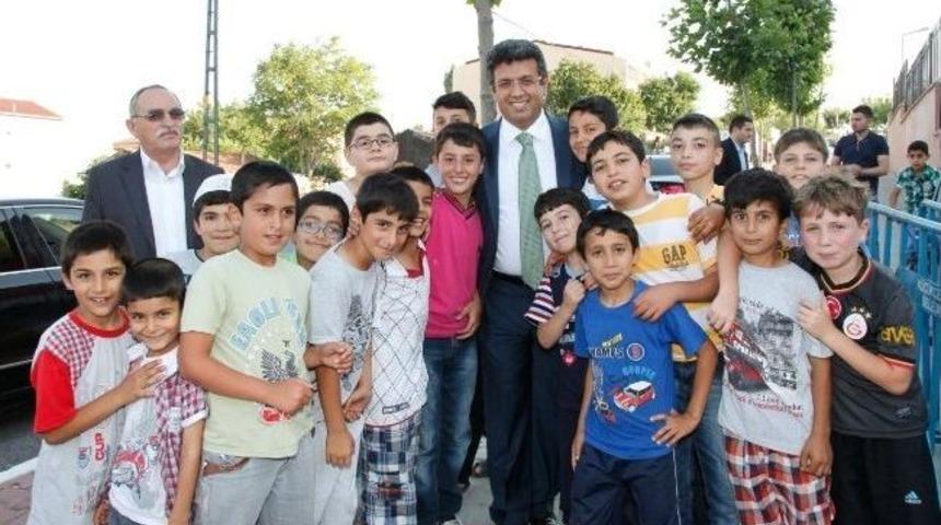 K&uuml;&ccedil;&uuml;k&ccedil;ekmece&rsquo;de İlk İftar Sofrası Yarımburgaz&rsquo;da Kuruldu