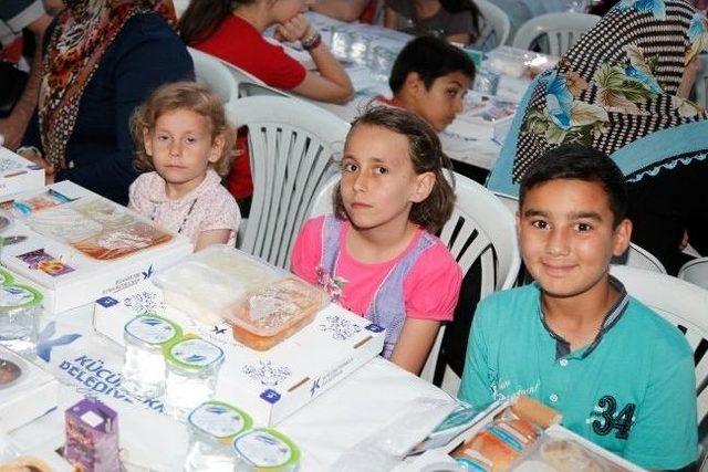 Küçükçekmece’de İlk İftar Sofrası Yarımburgaz’da Kuruldu 1