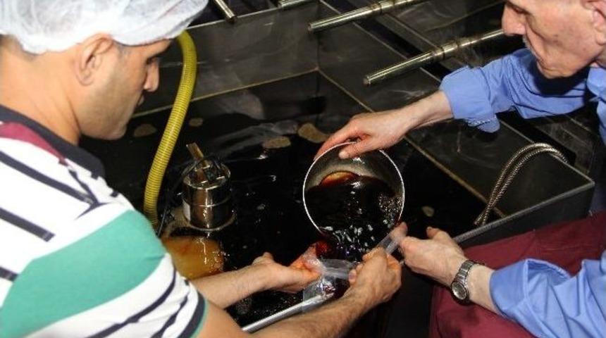 İftar Sofralarının Vazge&ccedil;ilmezi Meyan Şerbetine Yoğun İlgi