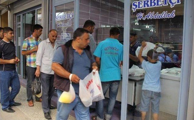 İftar Sofralarının Vazge&ccedil;ilmezi Meyan Şerbetine Yoğun İlgi 1
