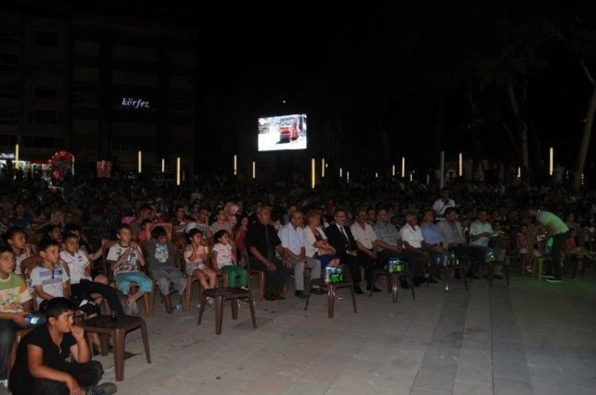 &lsquo;iki Direk Bi Şamata&rsquo; Binlerce Vatandaşı Ağırladı