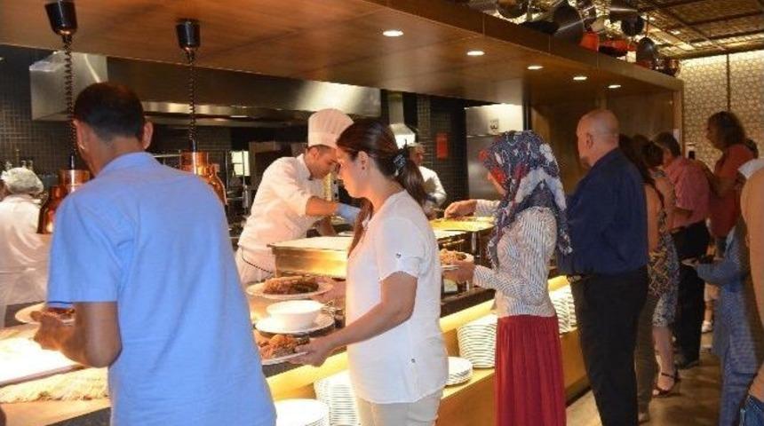 Mersin Hiltonsa'dan Basın Mensuplarına İftar