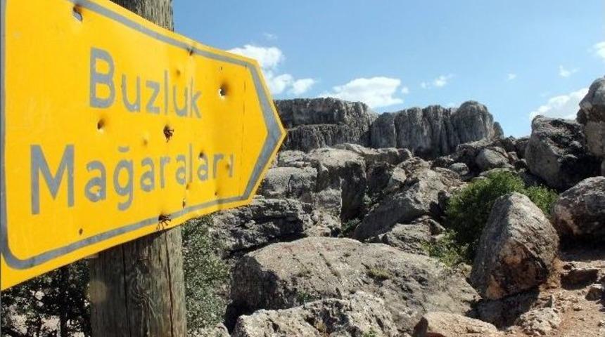 Serinlemek İsteyen Buzluk Mağarası'na Geliyor