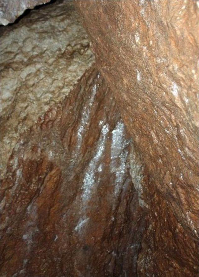 Serinlemek İsteyen Buzluk Mağarası na Geliyor 1