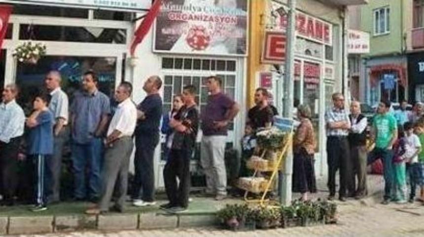 Sıcak Pide Kuyruğu