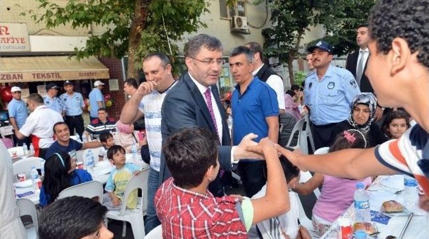 İftar Sofralarında Komşuluk Per&ccedil;inleniyor