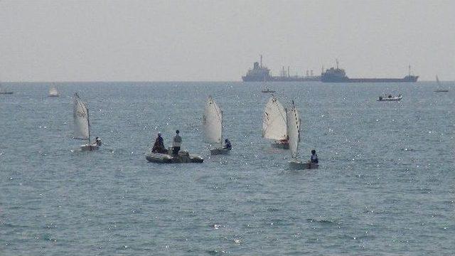 Tekirdağ’da Denizcilik Ve Kabotaj Bayramı Yelken Yarışları Düzenlendi