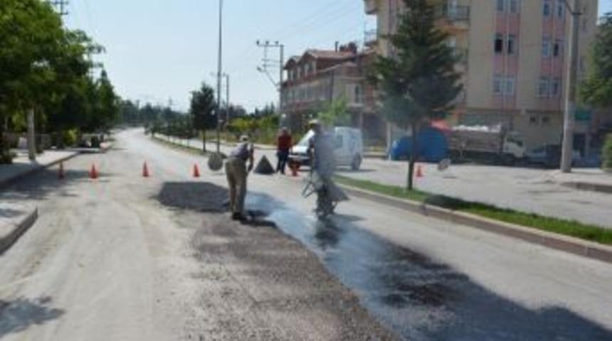 Tavşanlı&rsquo;da Asfalt Tamiratları Devam Ediyor