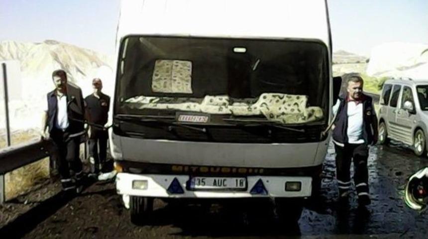 Seyir Halindeki Kamyonet Yandı