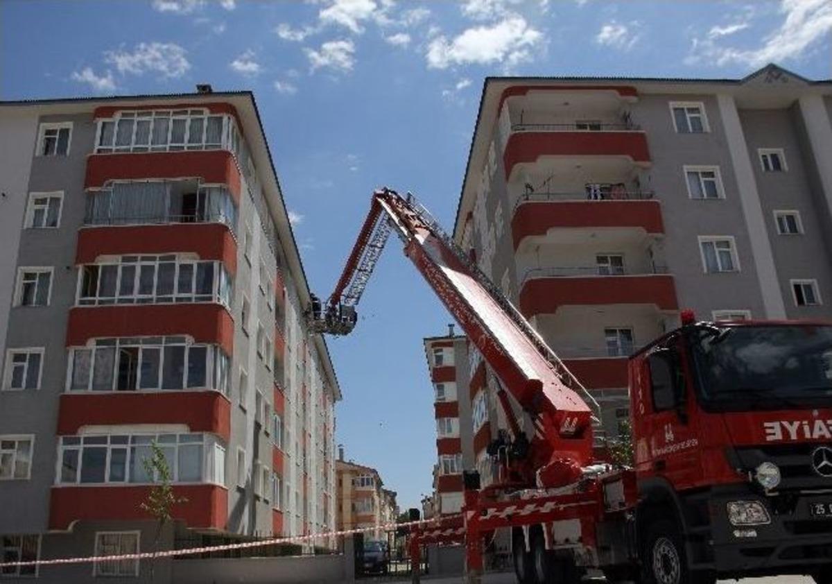 350 Kiloluk Kadın Pencereden Vin&ccedil;le &Ccedil;ıkarıldı