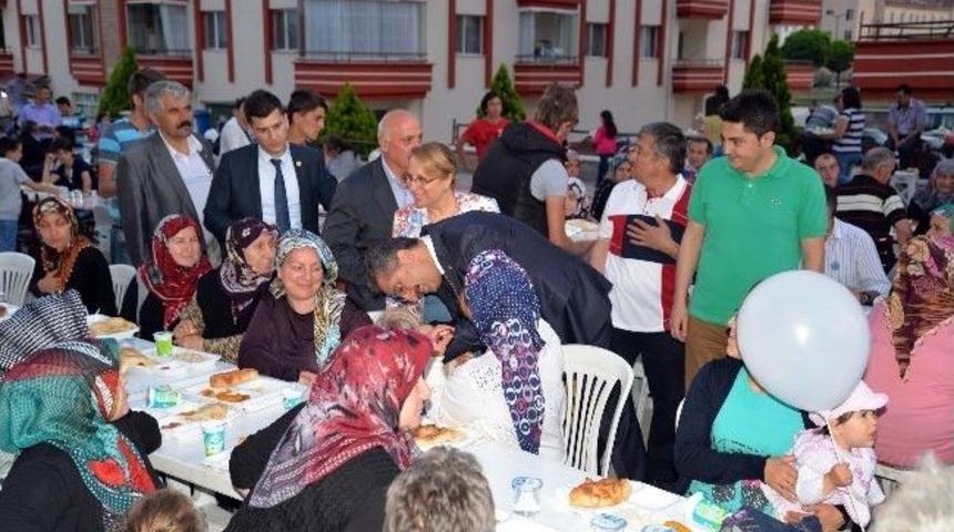 Bolu&rsquo;da Bin 500 Kişi A&ccedil;ık Havada İftar Yemeği Yedi