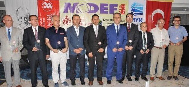 Aktaş&rsquo;a Bir &Ouml;d&uuml;l De Time Dergisinden 1