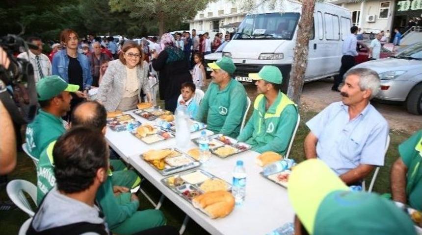 Başkan Şahin, Vatandaş İle İftar &Ccedil;adırında Buluştu