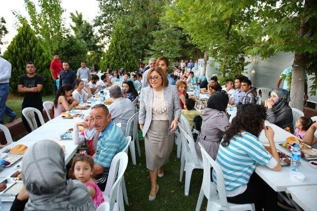 Başkan Şahin, Vatandaş İle İftar Çadırında Buluştu 2