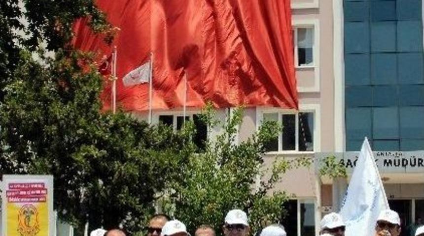 Sağlık&ccedil;ılardan 'angarya İş' Eylemi