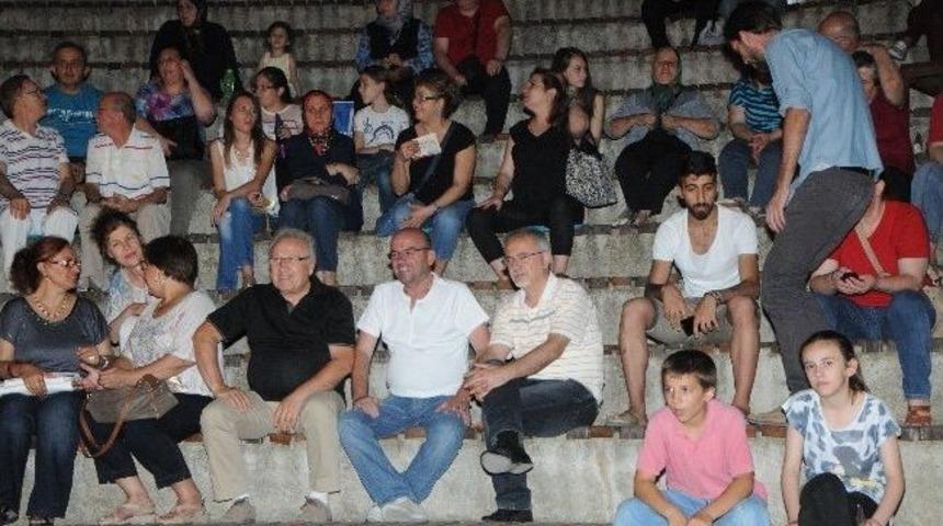 Konservatuar Hocalarından Niobe'de Pop Konseri