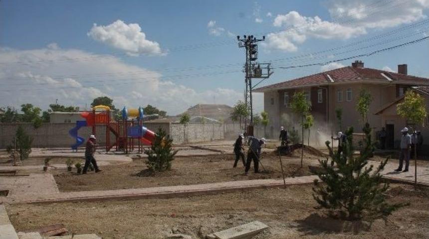 Karatay Belediyesi&rsquo;nin Yeşil Alan &Ccedil;alışmaları S&uuml;r&uuml;yor