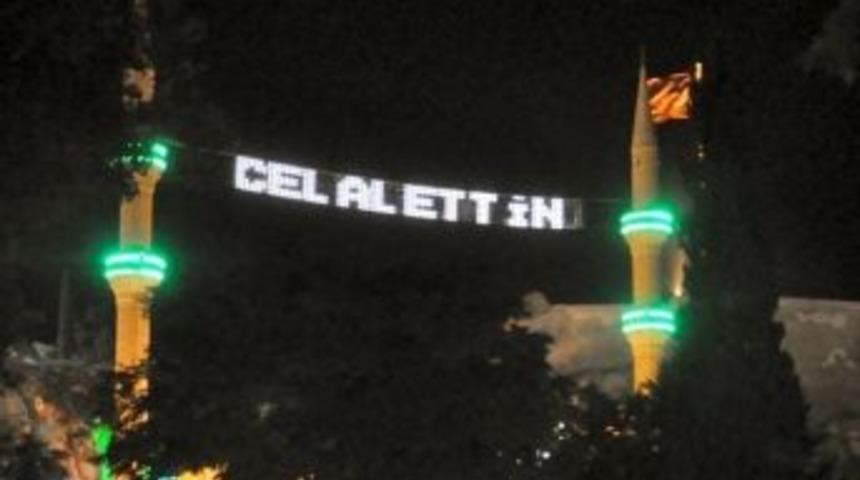 Başkan G&uuml;ven&ccedil;&rsquo;in İsmi Mahyadan Kaldırıldı