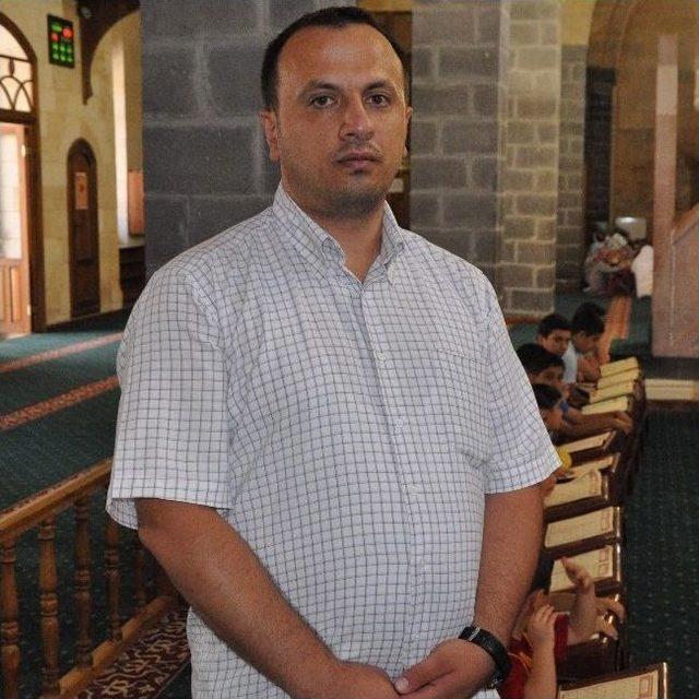 Kuran Öğrenmek İçin Camilere Akın Ediyorlar 3