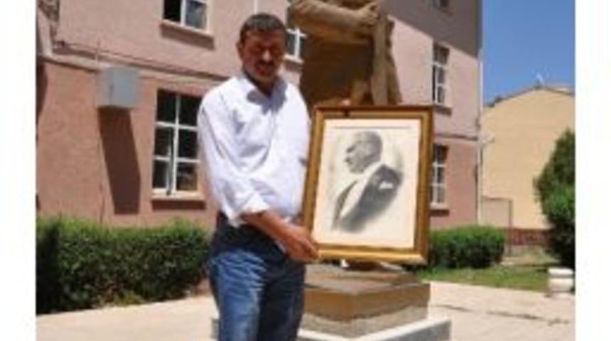 Atat&uuml;rk&rsquo;&uuml;n El Yazısı İmzalı Fotoğrafı Suşehri&rsquo;ne Geldi