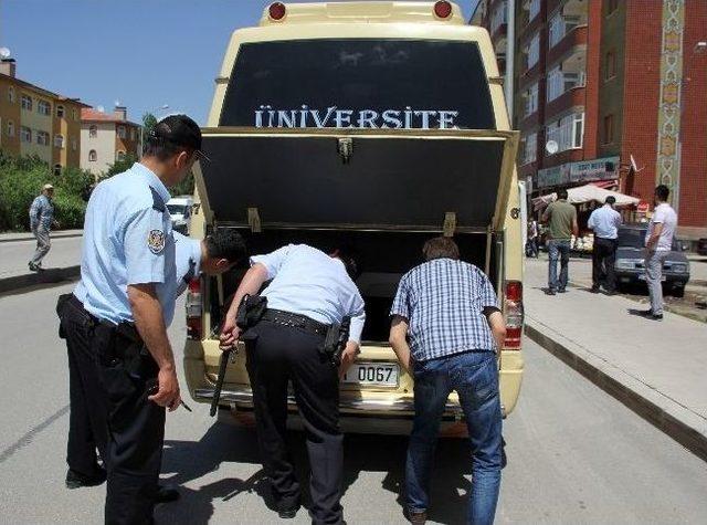 Erzurum&rsquo;da Minib&uuml;s Şof&ouml;r&uuml; Bacaklarından Vuruldu 2