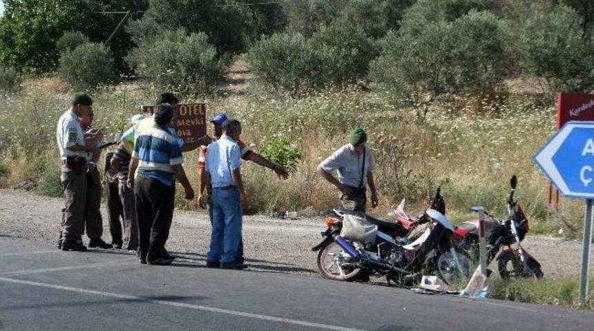 Ayvalık&rsquo;ta Trafik Kazası: 2 Yaralı