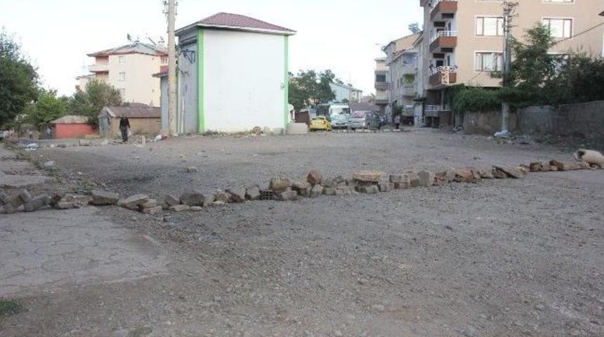 Bing&ouml;l&rsquo;de Yol Kapatma Eylemi