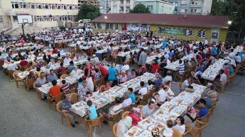 Komşu İftarlarına Yoğun Katılım