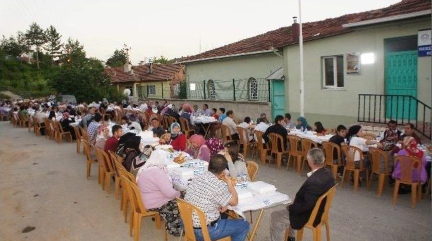 Ak Parti, İlk İftarını Suluceviz&rsquo;de Verdi