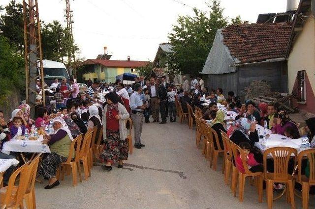 Ak Parti, İlk İftarını Suluceviz’de Verdi