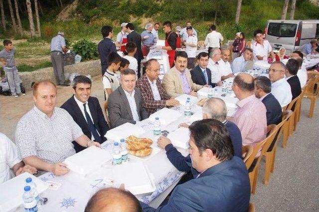 Ak Parti, İlk İftarını Suluceviz’de Verdi