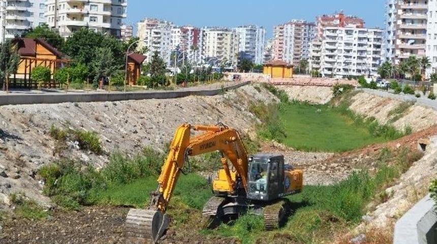 Mezitli Deresi Temizlendi