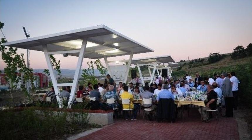 Kb&uuml; Rekt&ouml;r&uuml; Basın Mensuplarına İftar Yemeği