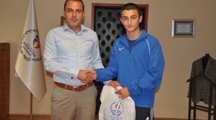 Edirne Gen&ccedil;lik Hizmetleri Ve Spor İl M&uuml;d&uuml;r&uuml; Ocak: "kara'nın Başarısı Umarım, Ata Sporu Yapmak İsteyen Gen&ccedil;lerimize &Ouml;rnek Olur"