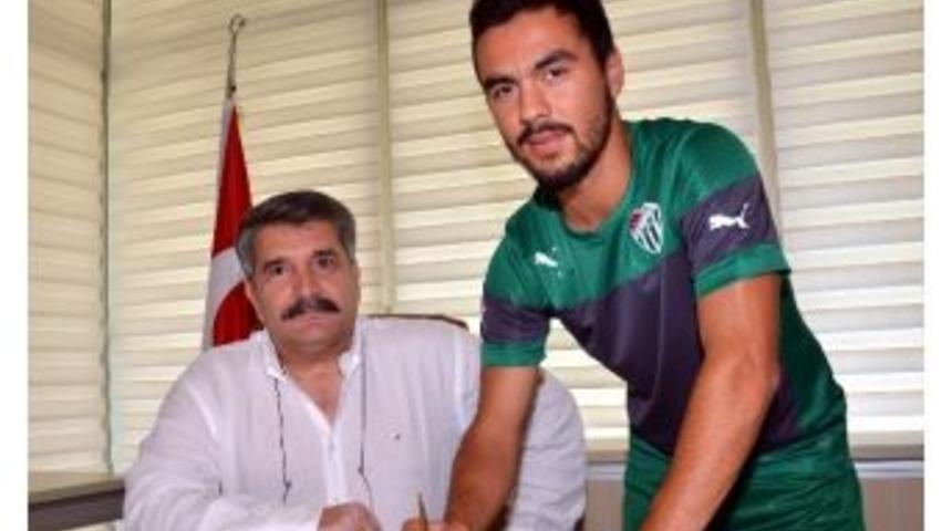 Bursaspor Furkan Soyalp İle 2 Yıllık S&ouml;zleşme İmzaladı