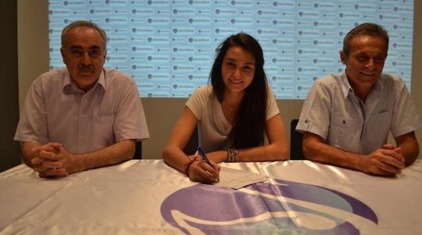 Seramiksan'ın Yeni Yıldızı B&uuml;şra Mutlu
