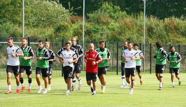 Beşiktaş, Yeni Sezon Hazırlıklarını Sürdürüyor