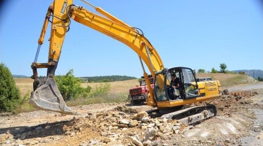 Genel Sekreter Uzun, Yol &Ccedil;alışmalarını Yerinde İnceledi