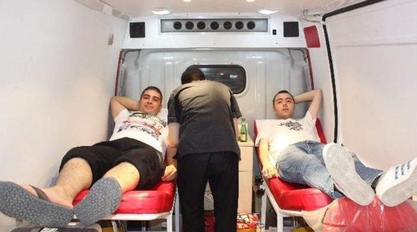 &lsquo;kan Ver Hayat Kurtar&rsquo; Kampanyası Ramazan&rsquo;da Da S&uuml;r&uuml;yor