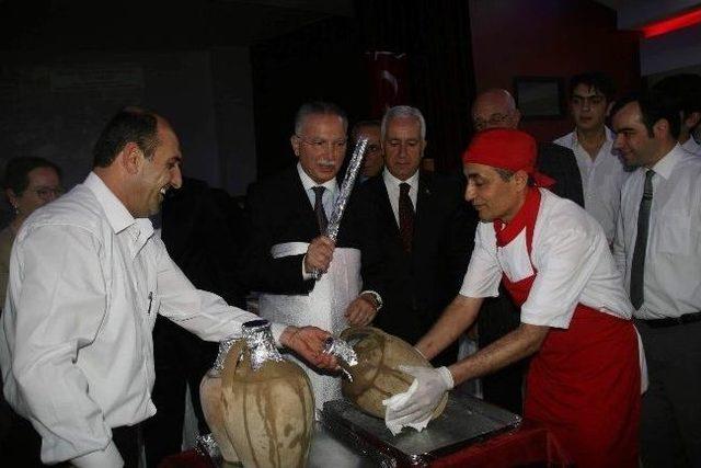 Ekmeleddin İhsanoğlu: “ben Bir Partinin İki Partinin Mensubu Değilim. Ben Türk Milletinin Mensubuyum”