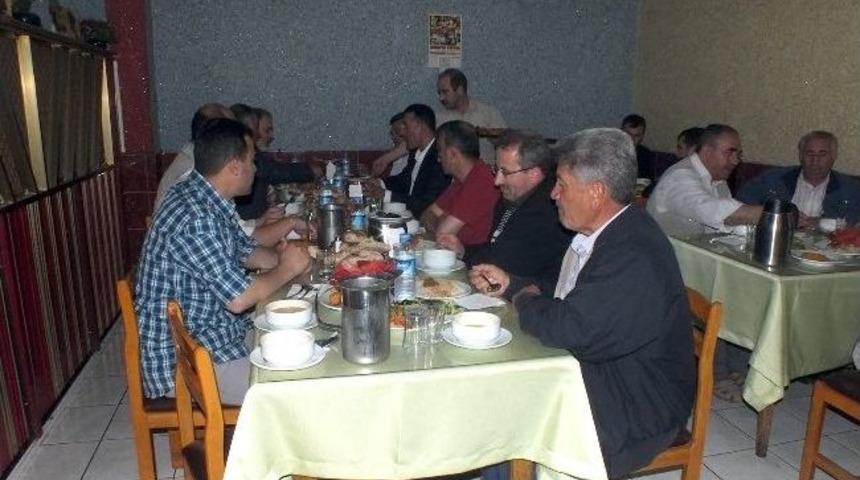 Pasinler M&uuml;ft&uuml;l&uuml;ğ&uuml;'nce İftar Yemeği Verildi