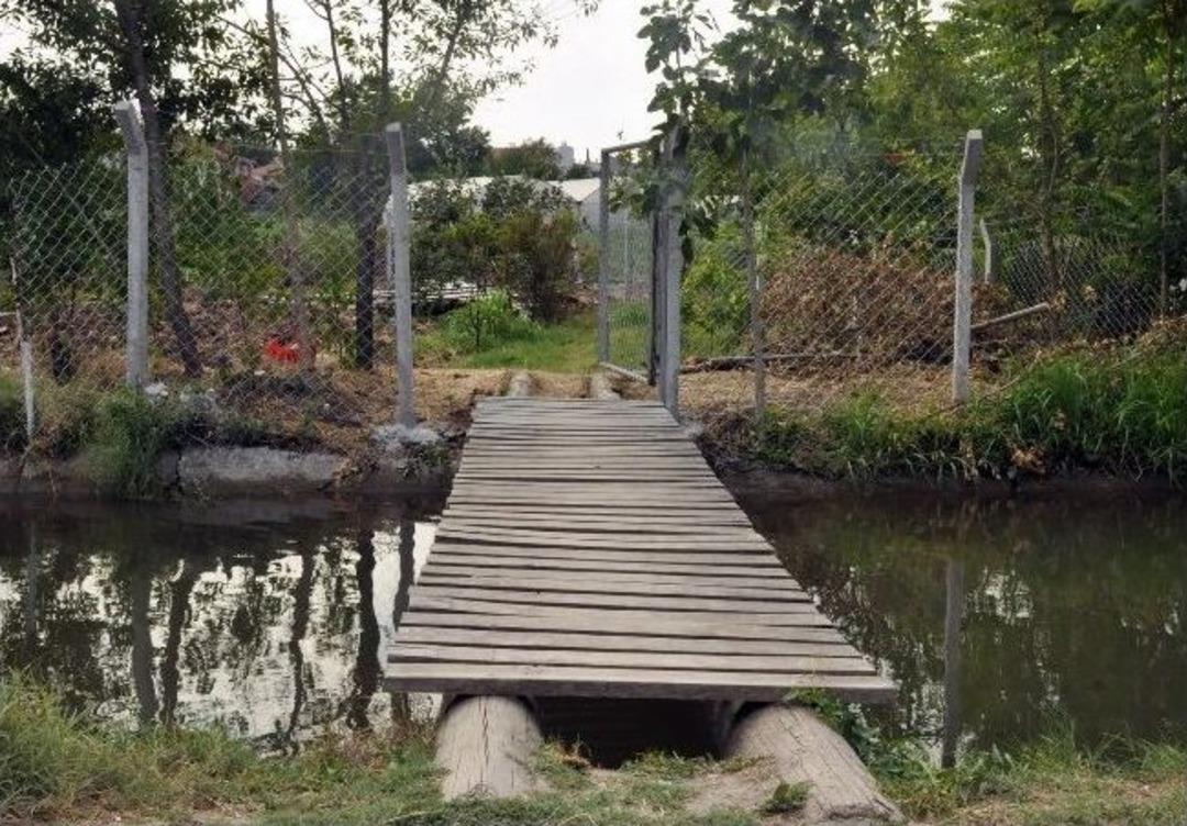 (&ouml;zel Haber) Korkulukları Olmayan Tahta K&ouml;pr&uuml; 5 Yaşındaki Hatice'nin Canına Mal Oldu