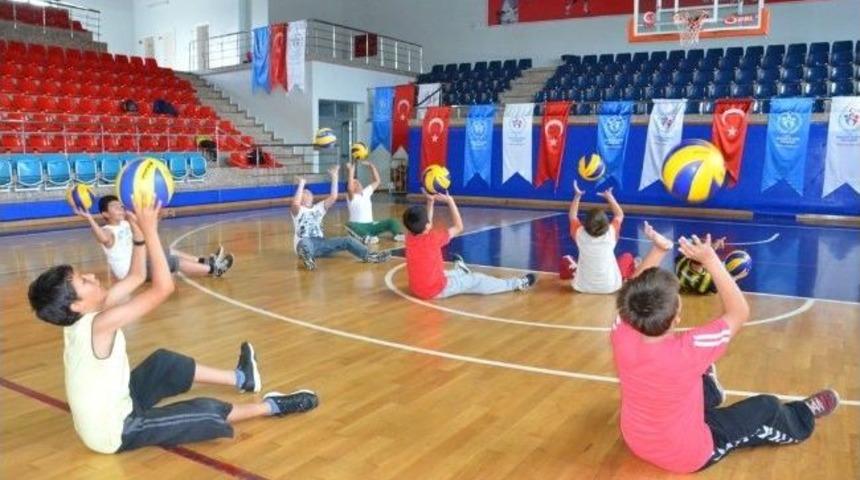 Camiden Spora Projesi Voleybol İle Başladı