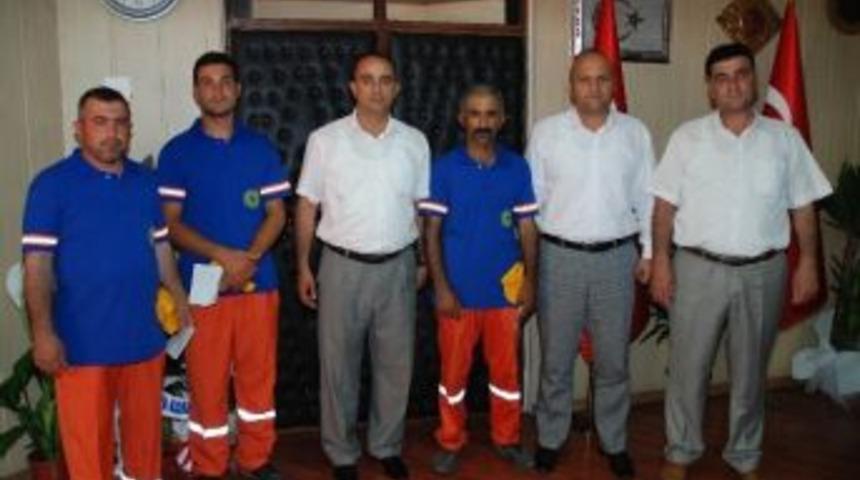 B&ouml;lgelerini Temiz Tutan Personele &Ccedil;eyrek Altın