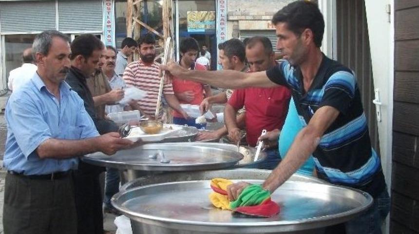 Hani Belediyesi'nden 500 Kişilik İftar &Ccedil;adırı